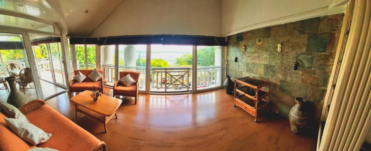 Beachfront Penthouse With Panoramic Ocean View Grand Baie Esterno foto