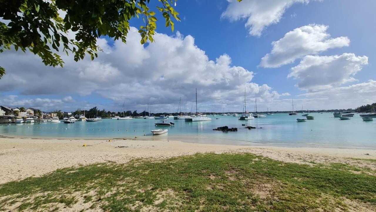 Beachfront Penthouse With Panoramic Ocean View Grand Baie Esterno foto