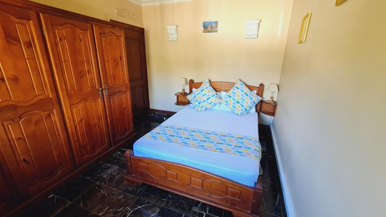 Beachfront Penthouse With Panoramic Ocean View Grand Baie Esterno foto